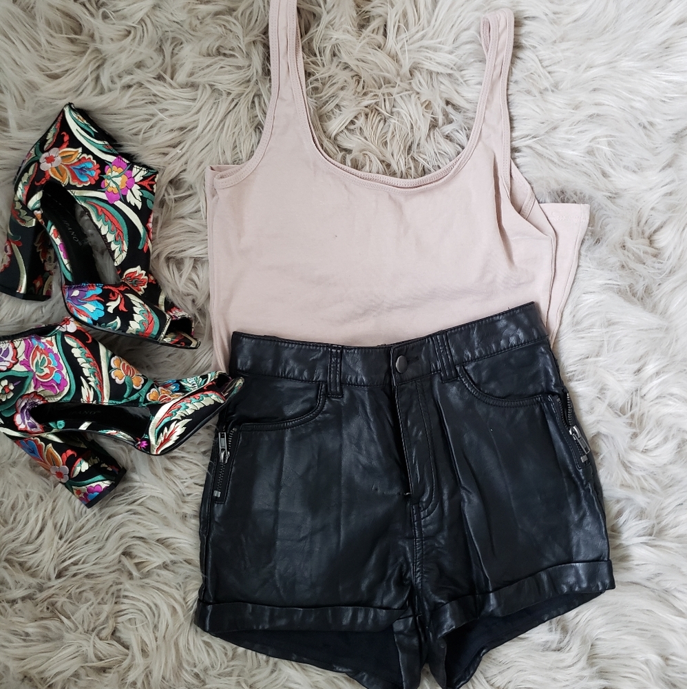 Pleather highwaisted shorts